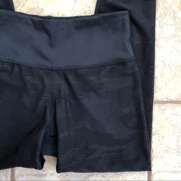 Athleta Phenom Camo 7/8 Tight Sheer Black Small - Picture 6 of 8